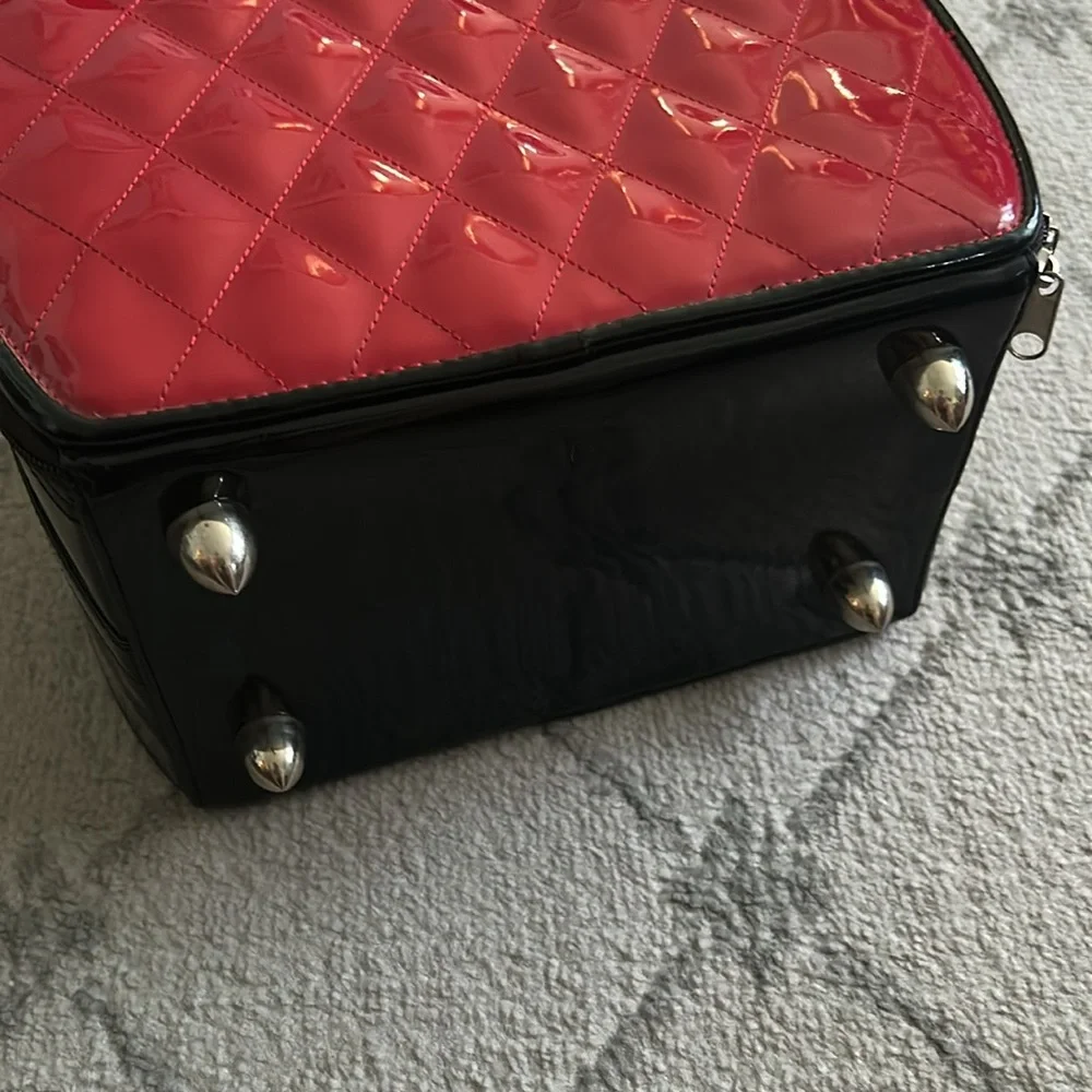 Lux de Ville Red&Black Patten Leather Retro Train Case
